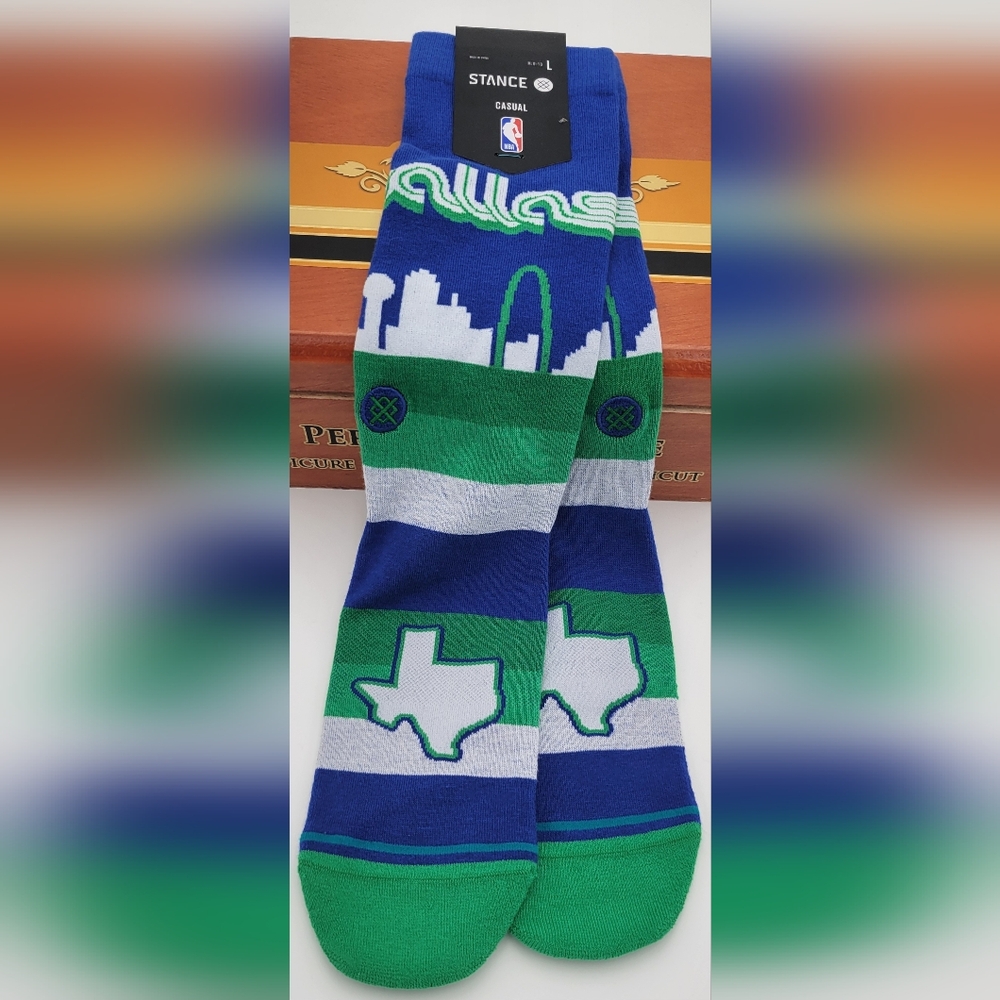 Dallas Mavericks Retro Men's Sock Size Large